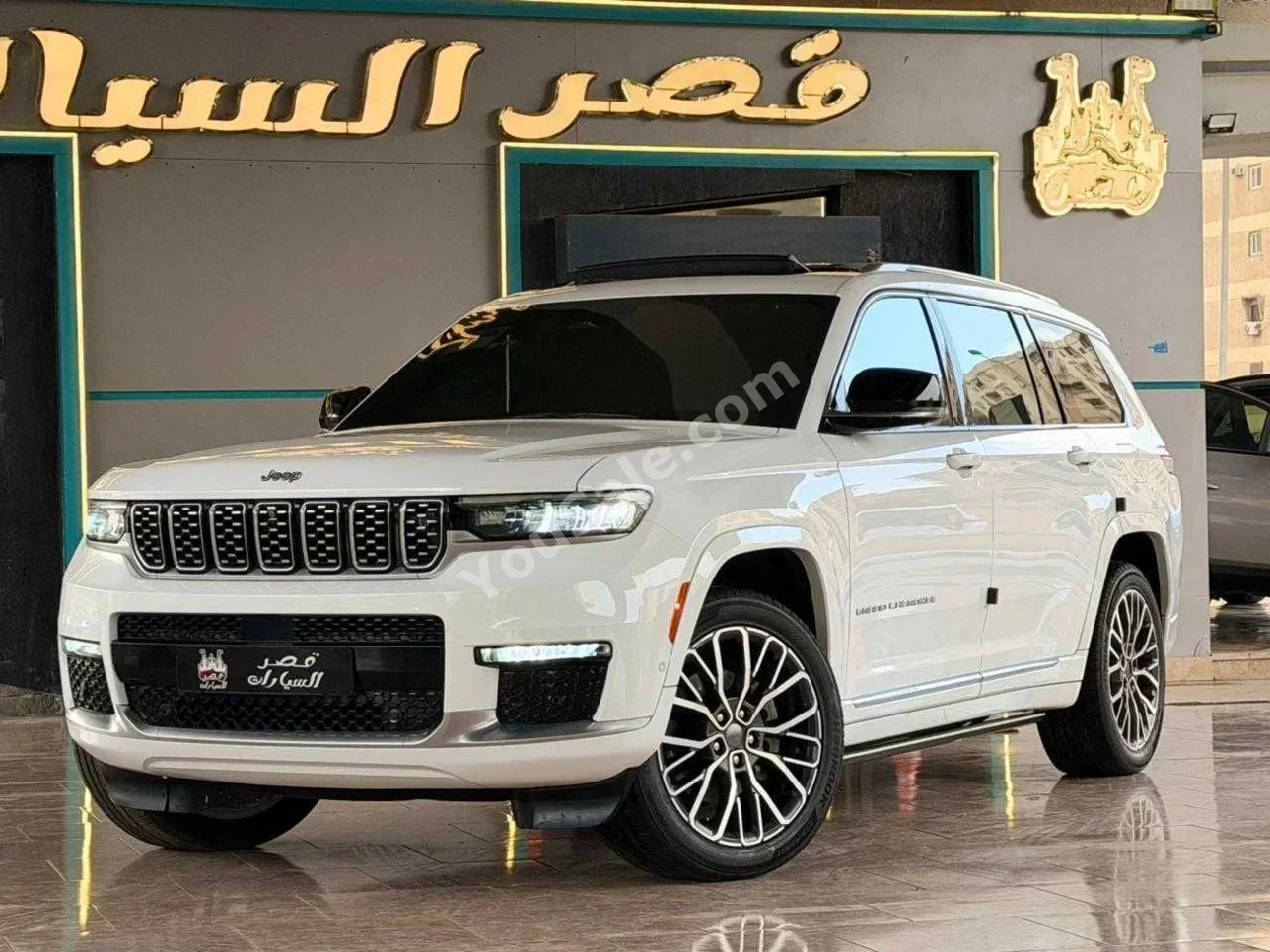 جييب  جراند شيروكي  سومت  2023  اوتوماتيك  37,000 كم  أبيض  بنزين