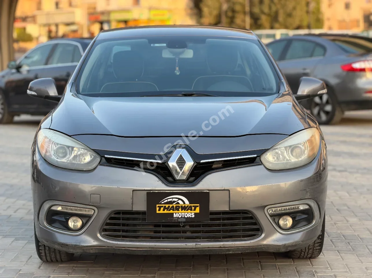 Renault  Fluence  2016  Automatic  125,000 Km  Light Brown  Gasoline