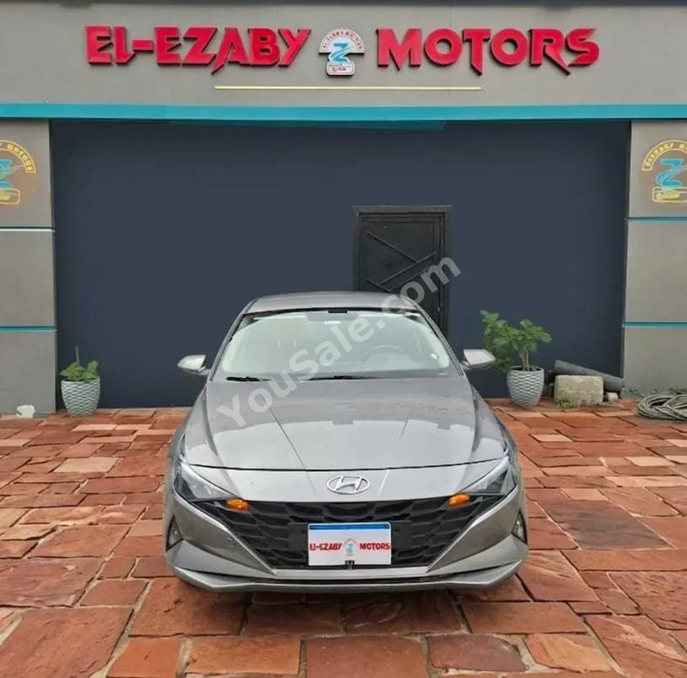 هيونداي  سي ان 7  2021  اوتوماتيك  155,000 كم  رمادي  بنزين