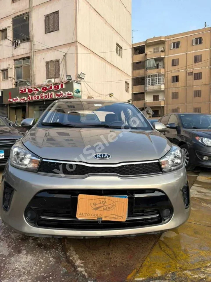 كيا  بريجيو  2020  اوتوماتيك  73,000 كم  رمادي  بنزين