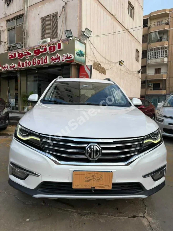 ام جي  ار اكس 5  2022  اوتوماتيك  50,000 كم  أبيض  بنزين