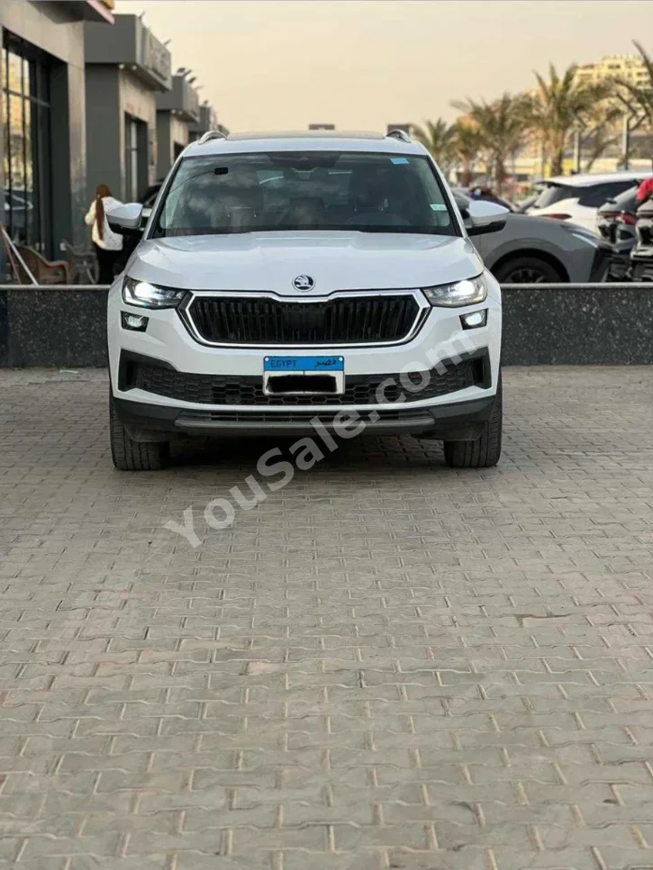 سكودا  كودياك  2024  اس يو في  اوتوماتيك  4 سلندر  95,000 كم  دفع أمامي  أبيض  ديزل