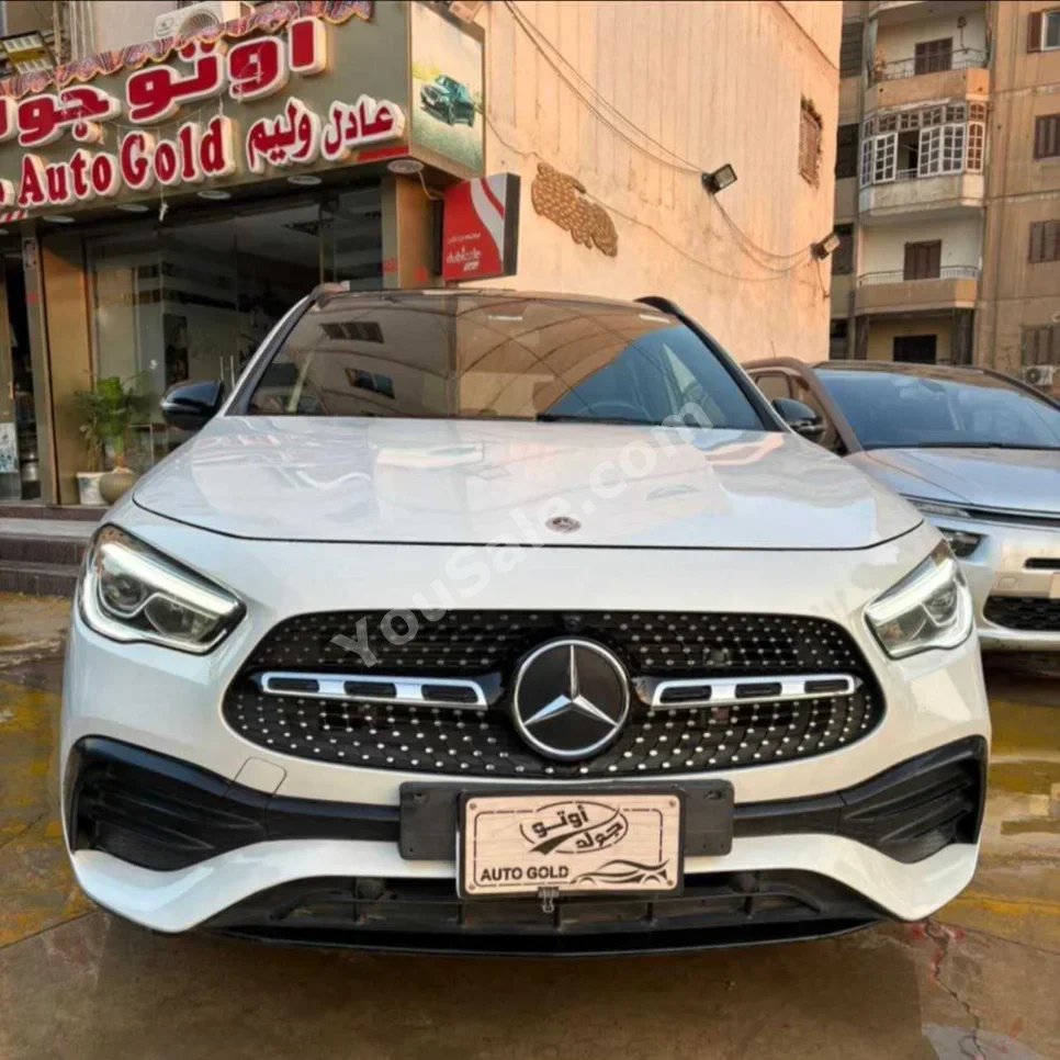 مرسيدس - بنز GLA-Class 200 2021 اوتوماتيك 37,000 كم أبيض بنزين