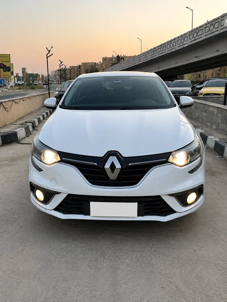 رينو  ميجان  2020  اوتوماتيك  200,000 كم  أبيض  بنزين