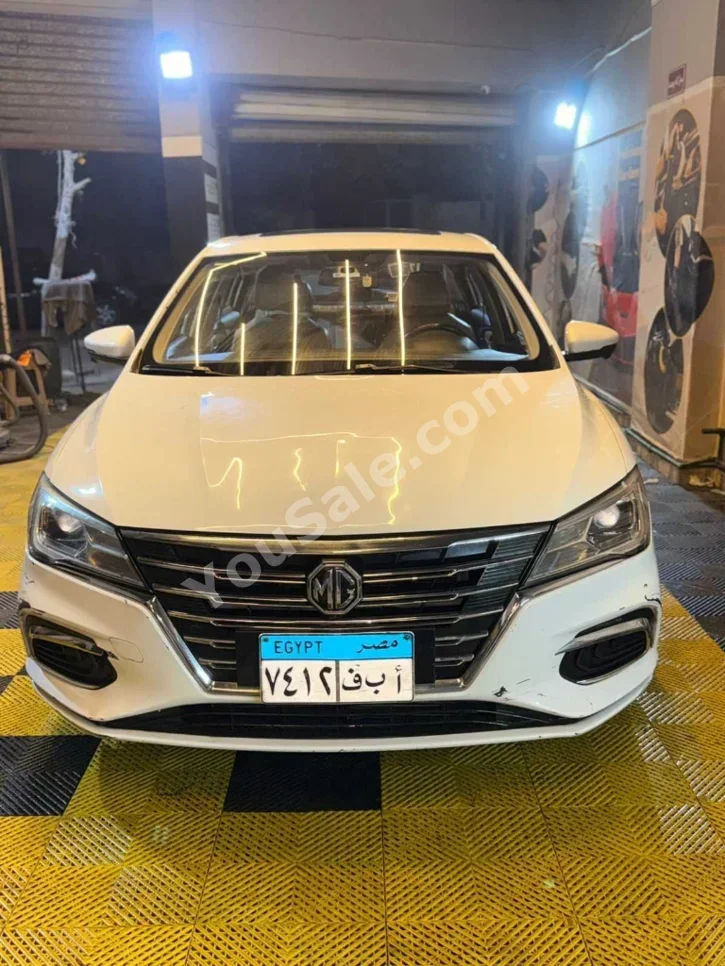 ام جي  ام جي 5  2021  سيدان  اوتوماتيك  120,000 كم  دفع أمامي  أبيض  بنزين