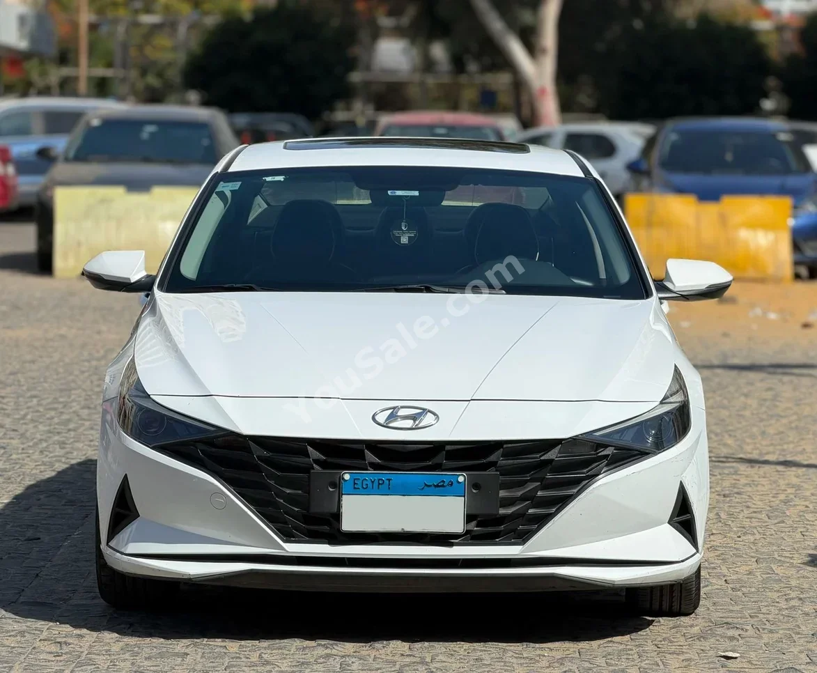 هيونداي  سي ان 7  2021  سيدان  اوتوماتيك  4 سلندر  135,000 كم  دفع أمامي  أبيض  بنزين