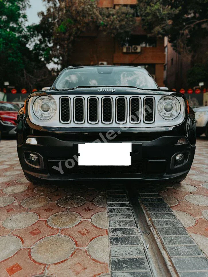 Jeep  Renegade  2016  SUV  Automatic  4 Cylinder  111,000 Km  Black  Gasoline