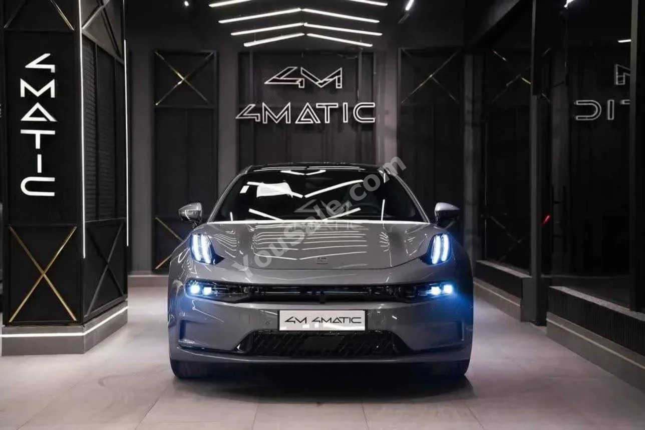Zeekr  001  2026  Automatic  0 Km  Gray  Electric