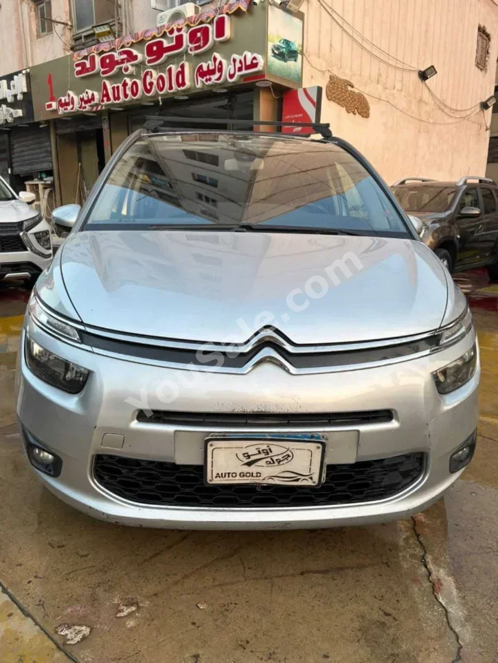Citroen  C-4  2017  Automatic  130,000 Km  Silver  Gasoline