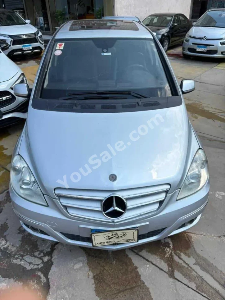 مرسيدس - بنز بي - كلاس 160 2011 اوتوماتيك 135,000 كم فضي بنزين