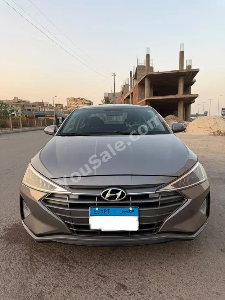 هيونداي  النترا  2019  سيدان  اوتوماتيك  4 سلندر  151,000 كم  دفع أمامي  فضي  بنزين