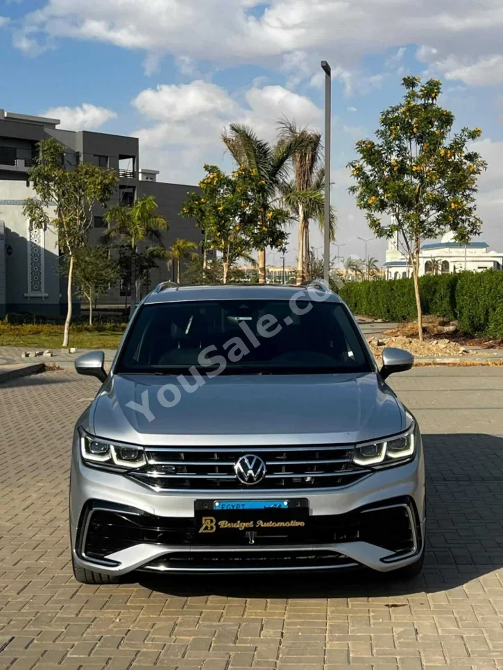 Volkswagen  TIGUAN  2024  Automatic  70,000 Km  FWD  Silver  Gasoline