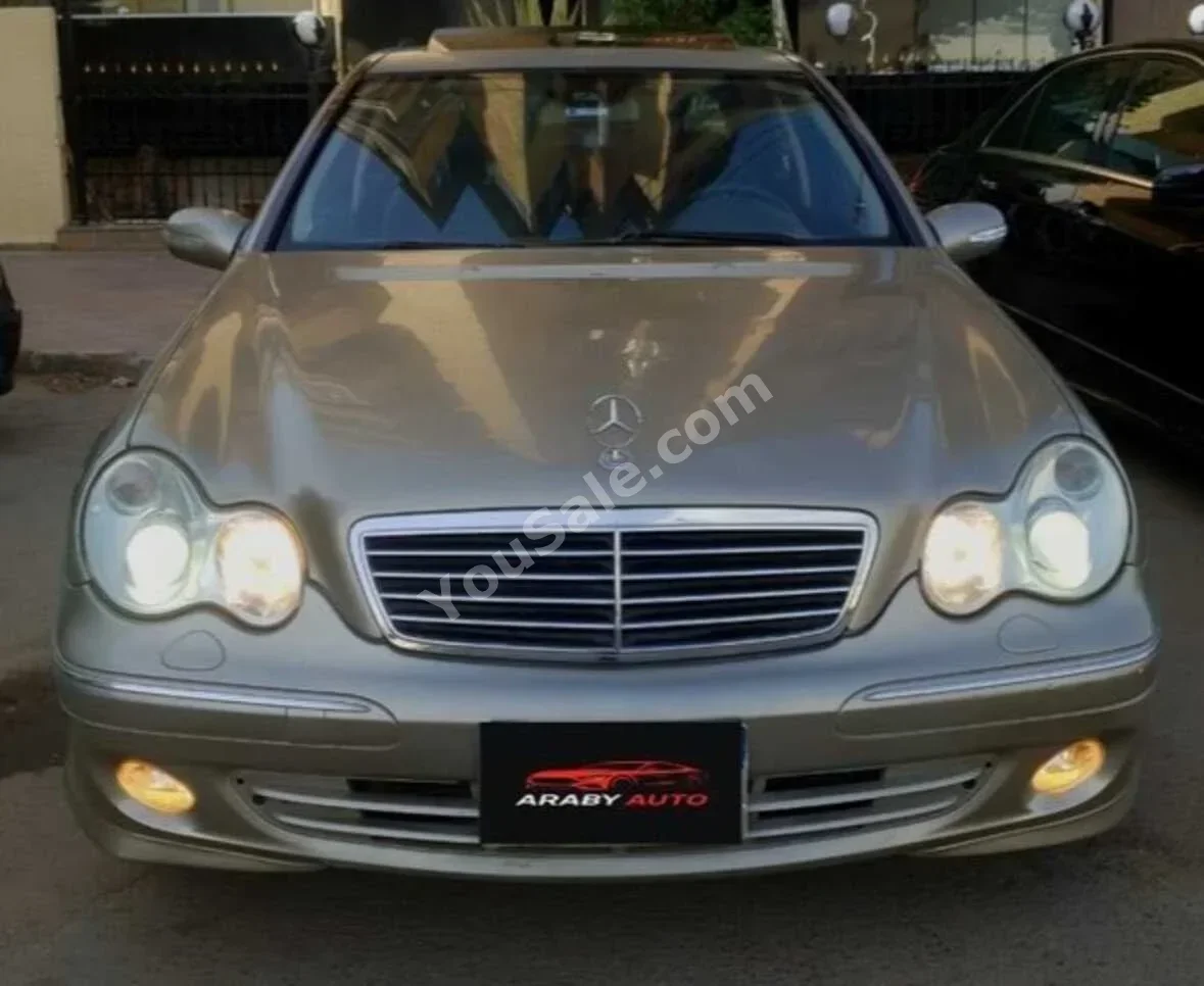 مرسيدس - بنز  سي - كلاس  240  2004  اوتوماتيك  380,000 كم  فضي  بنزين