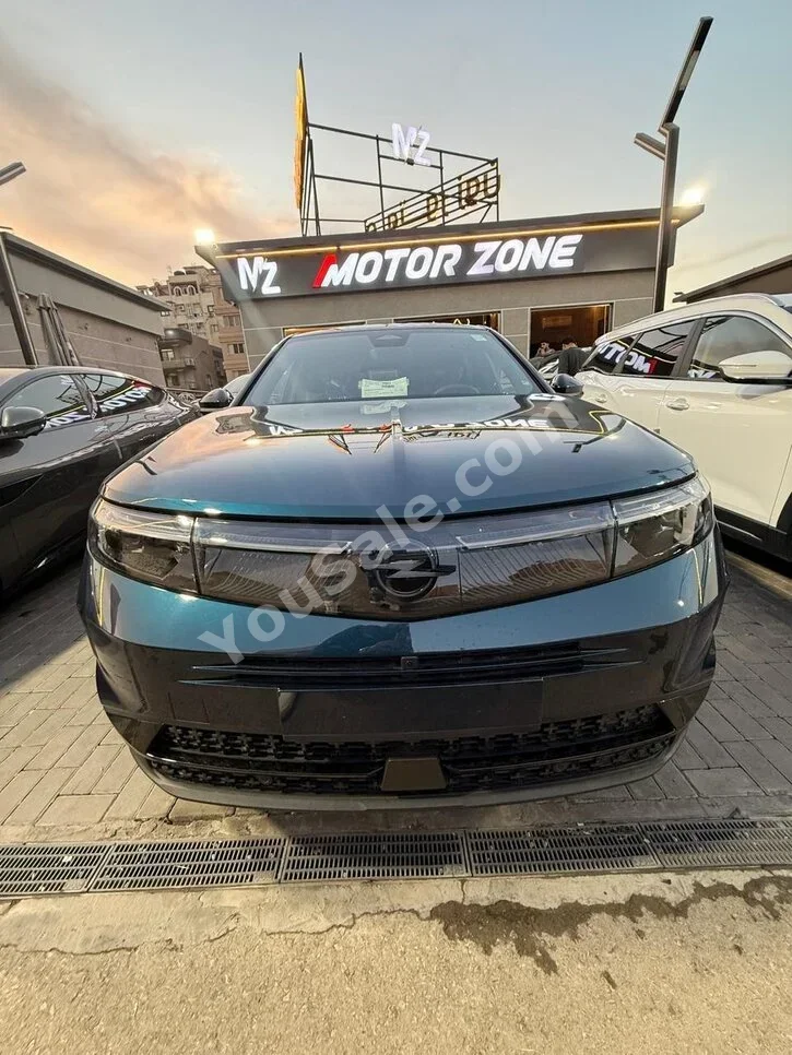 اوبل  جراند لاند  2026  اوتوماتيك  اوبل سلندر  0 كم  اوبل  أزرق غامق  بنزين