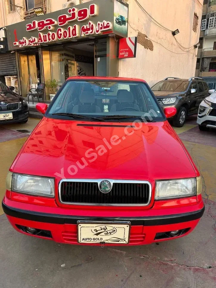 سكودا  فليشيا  2001  عادي  سكودا سلندر  46,000 كم  سكودا  أحمر  بنزين