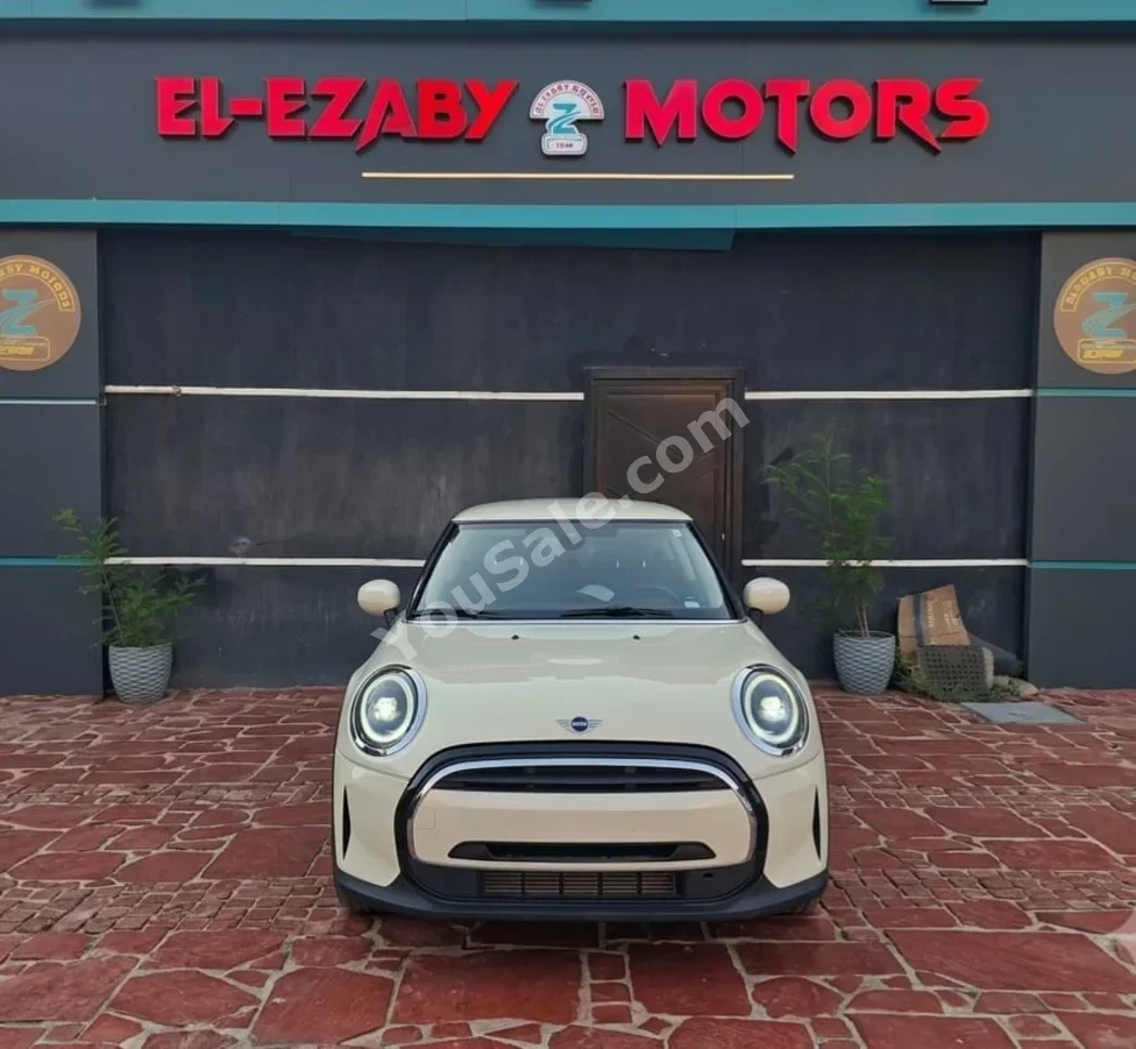 Mini  Cooper  2022  Automatic  89,000 Km  White  Gasoline
