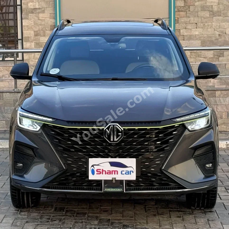 ام جي  ار اكس 5  2025  اوتوماتيك  نيسان سلندر  37,000 كم  نيسان  أسود  بنزين