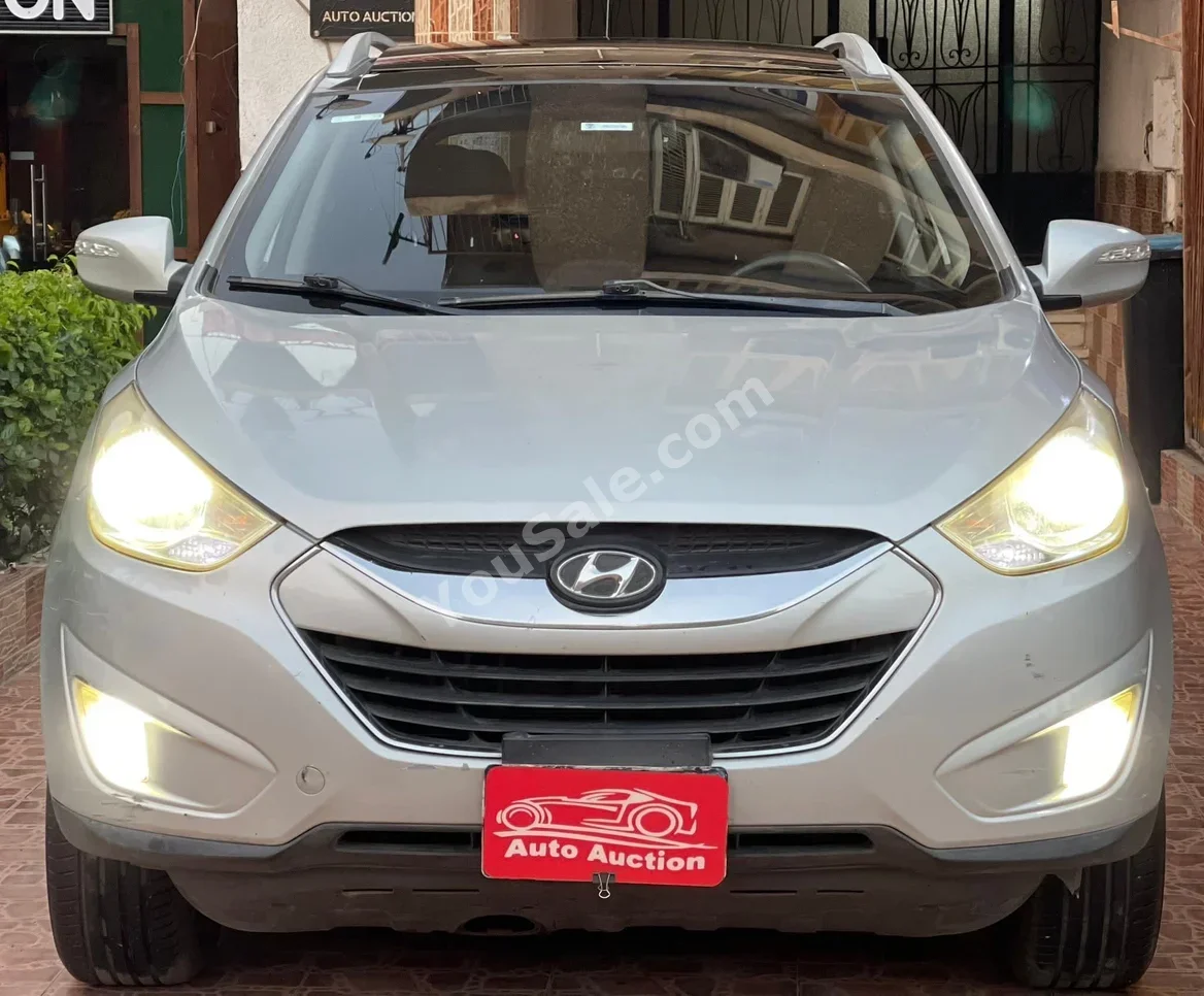هيونداي اي اكس 35 2011 اوتوماتيك 250,000 كم فضي بنزين