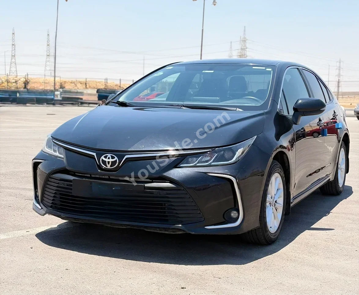 Toyota  Corolla  2022  Automatic  Toyota Cylinder  122 Km  Toyota  Black  Gasoline