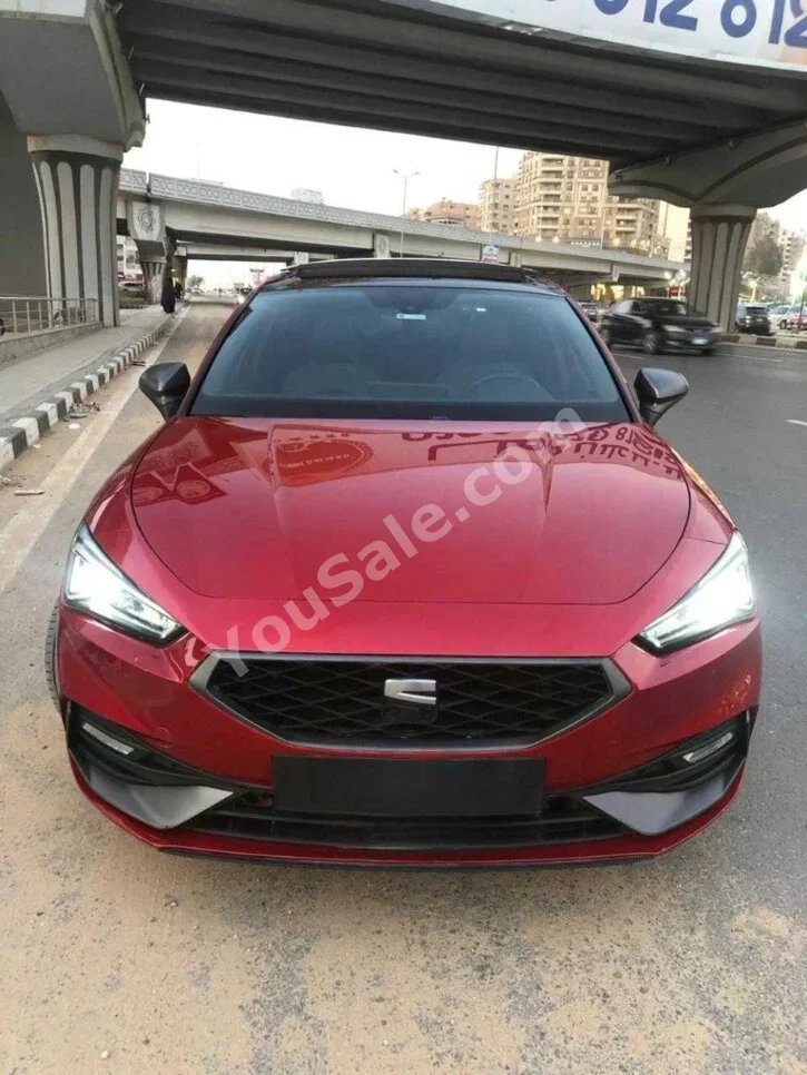Seat  Leon  FR  2021  Automatic  174,000 Km  Red  Gasoline