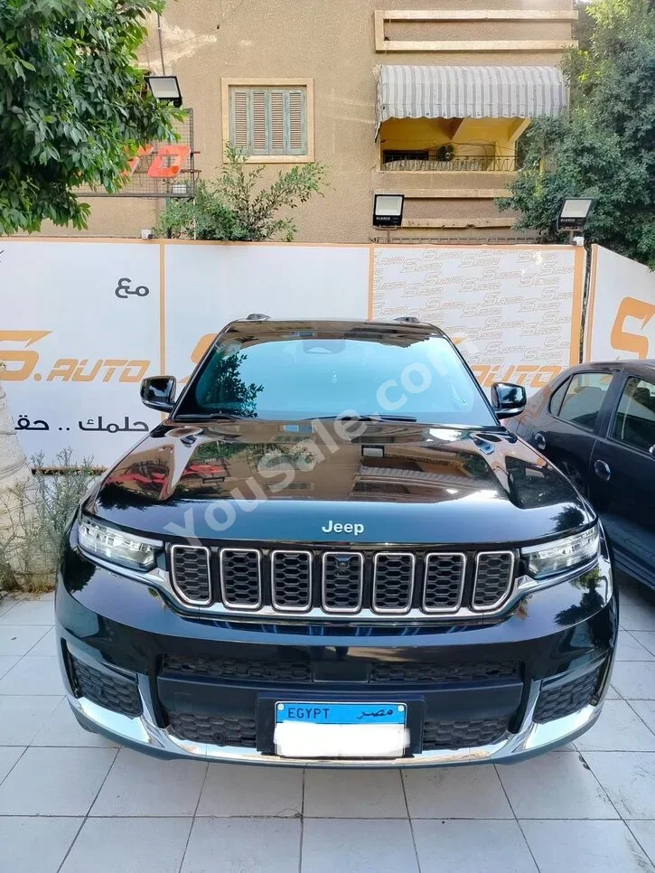 جييب  جراند شيروكي  2024  اوتوماتيك  جييب سلندر  23,000 كم  جييب  أسود  بنزين