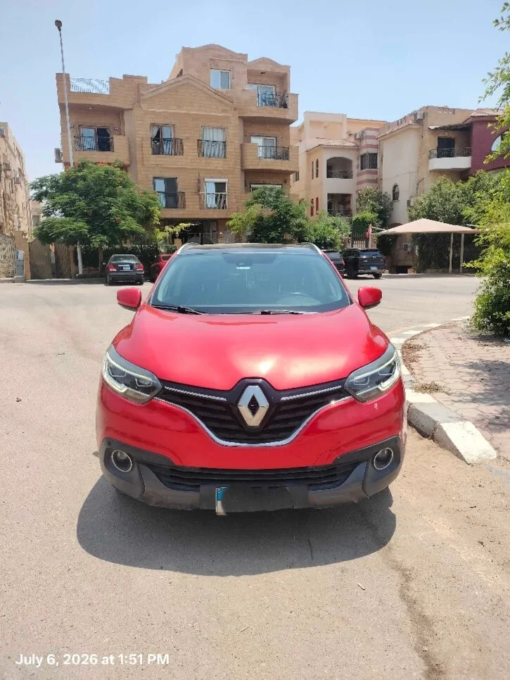 Renault KADJAR 2018 SUV Automatic 4 Cylinder 77,000 Km FWD Red Gasoline