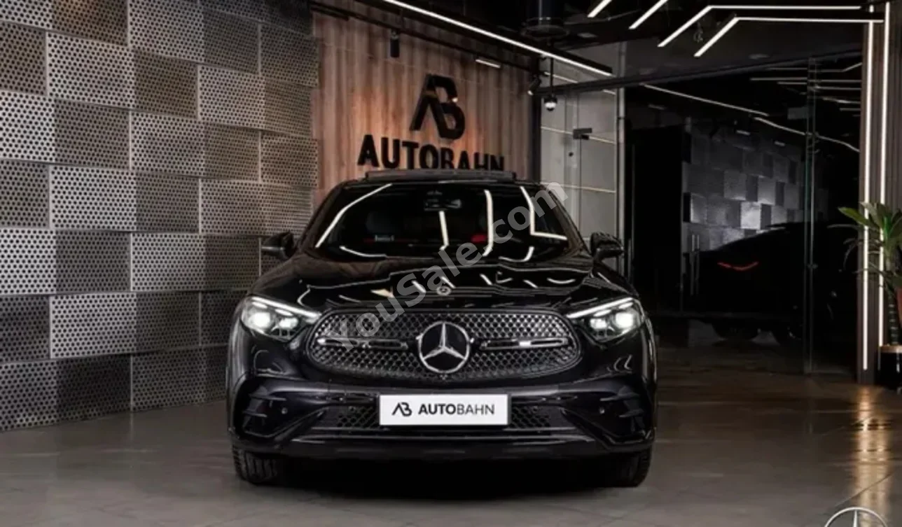 Mercedes-Benz GLC 200 2024 Automatic Mercedes-Benz Cylinder 0 Km Mercedes-Benz Black Gasoline