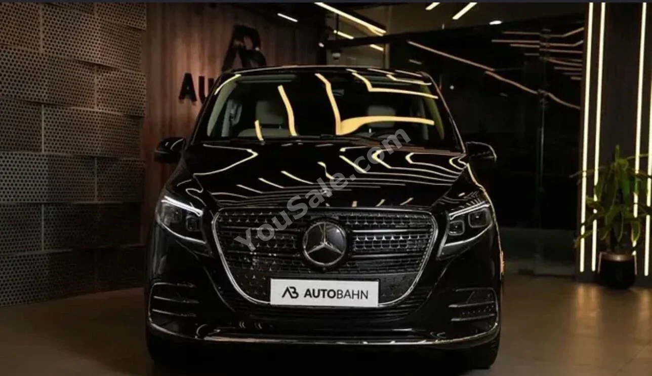 Mercedes-Benz V-Class 250 BlueTec 2026 Automatic 0 Km Black Gasoline