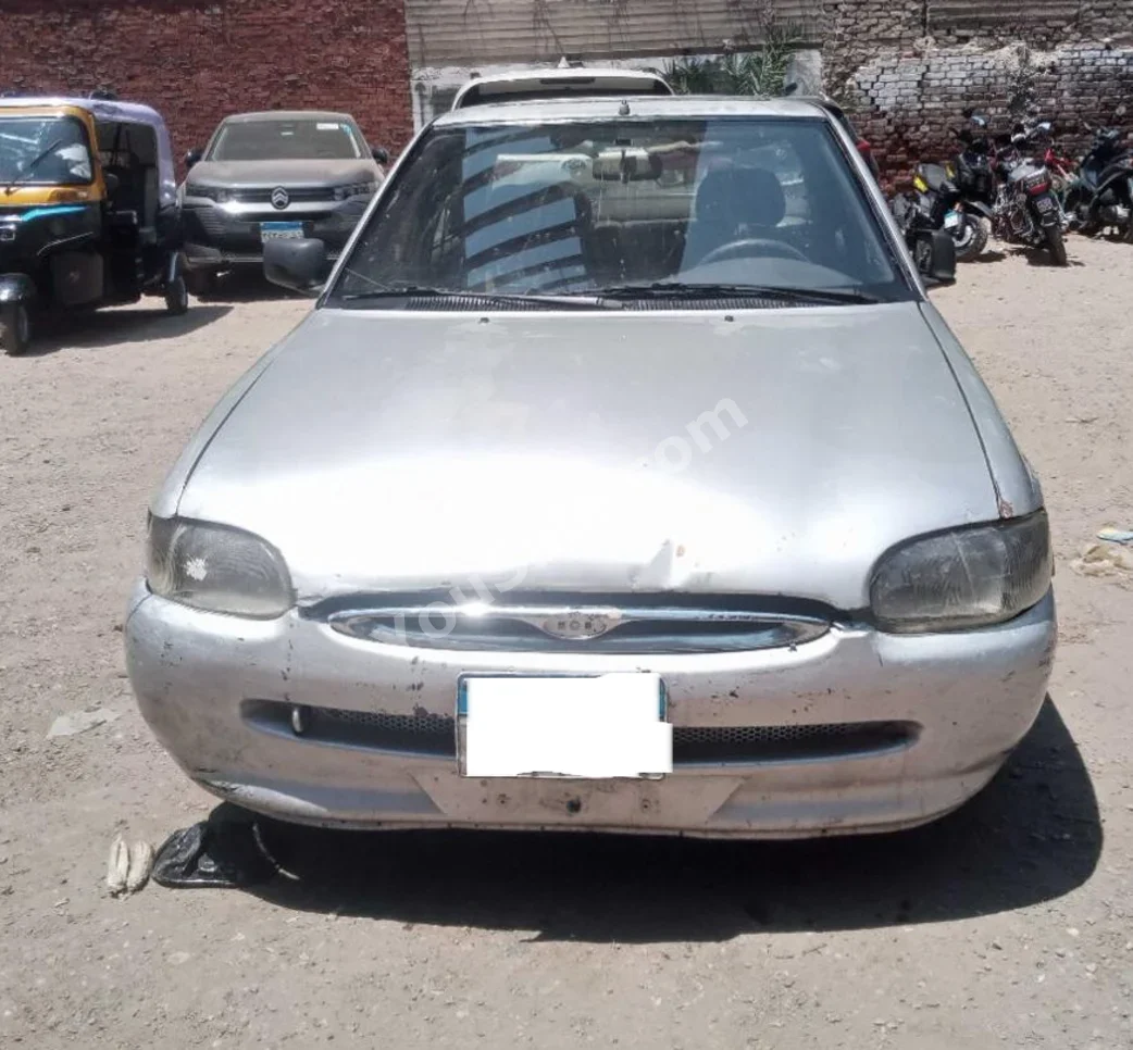 Ford  Classic  1998  Sedan  Manual  280 Km  FWD  Silver  Gasoline