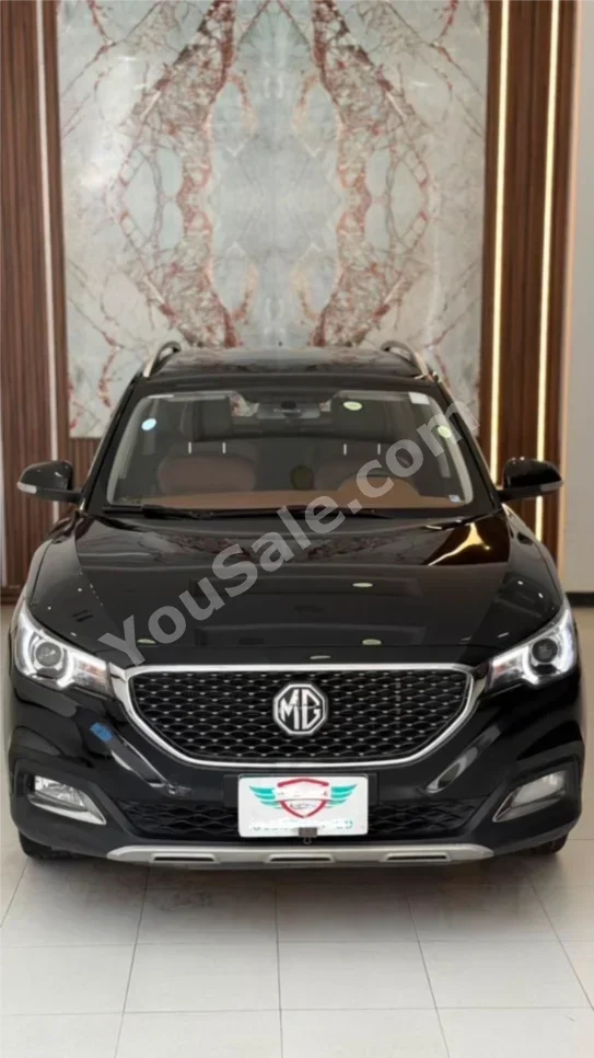 MG Zs 2025 Automatic 58,000 Km Black Gasoline