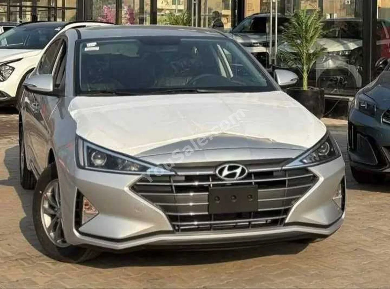 هيونداي  النترا  2026  سيدان  اوتوماتيك  4 سلندر  0 كم  دفع أمامي  فضي  بنزين