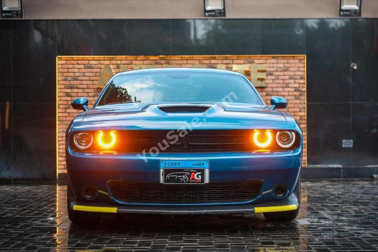 Dodge Challenger 2023 Automatic Dodge Cylinder 9,000 Km Dodge Blue Gasoline