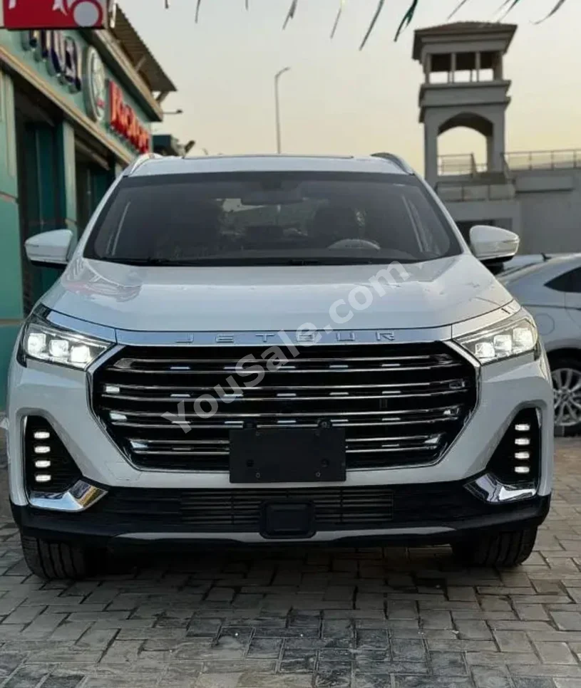 JETOUR  X90  LUXURY  2027  Automatic  0 Km  White  Gasoline